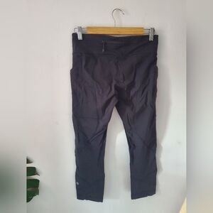 Black Lululemon capri crop leggings 6